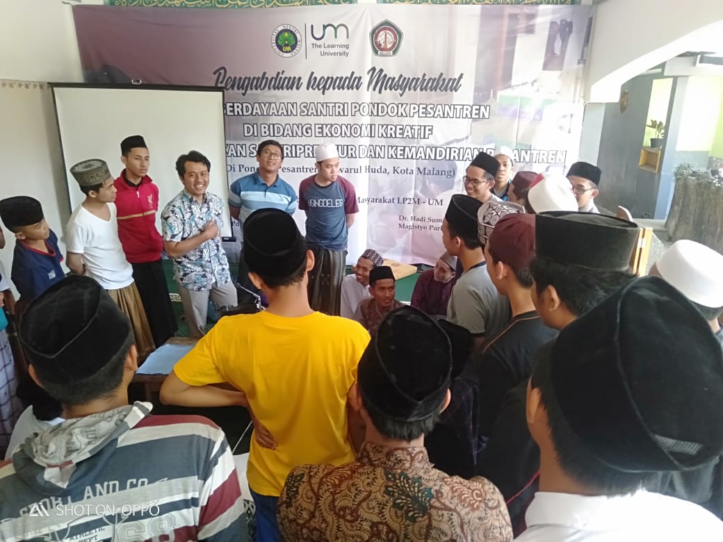 Tim Pengabdian Masyarakat dari Dosen EKP Melahirkan ‘Santripreneur’ Binaan