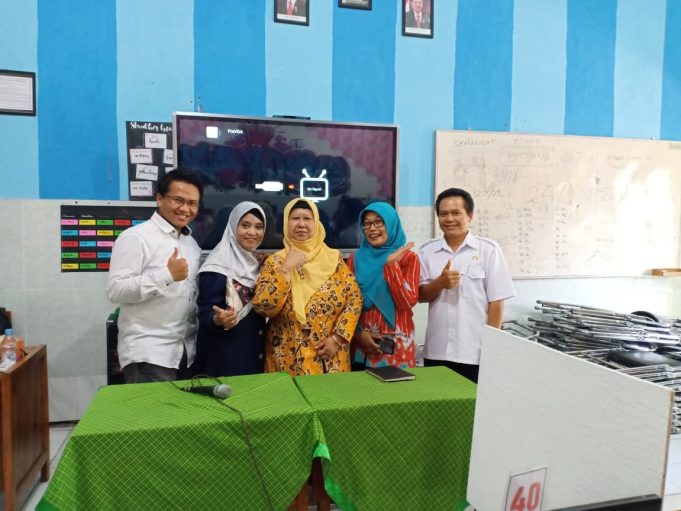 Bersama Universitas Negeri Malang, Guru Ekonomi SMA Kab/Kota Mojokerto Gunakan Aplikasi Quizizz Untuk Evaluasi Siswa